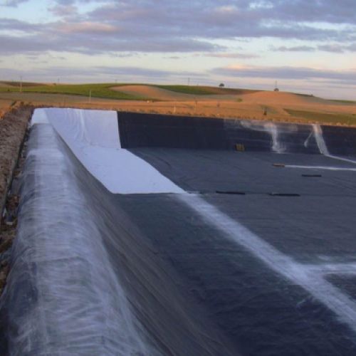 Aislamiento de balsa de agua